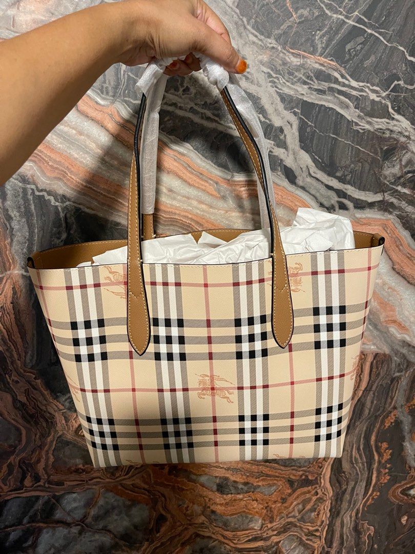 Burberry reversible tote new arrivals bag