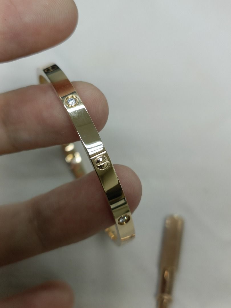 Cartier small love hot sale