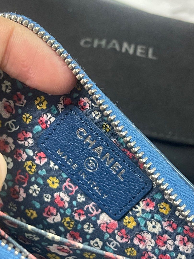 Chanel - CC Lucky Clover Leather Small Zippy Coin Purse Blue