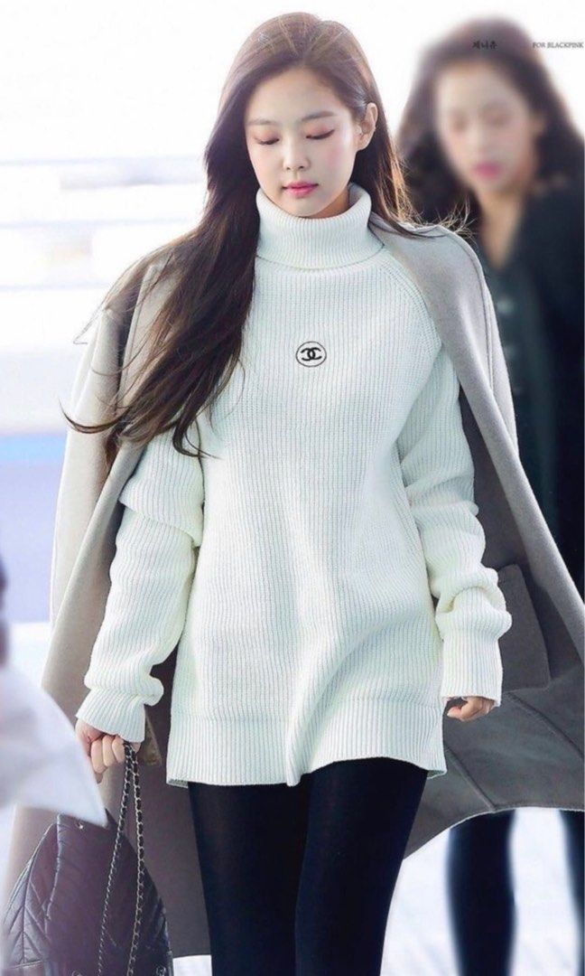 Chanel oversized turtleneck x Jennie