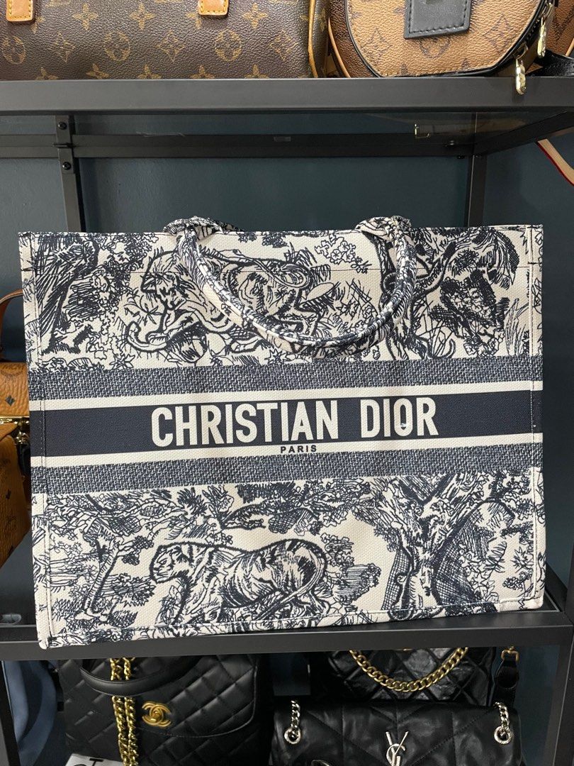 Christian dior embroidered tote 2025
