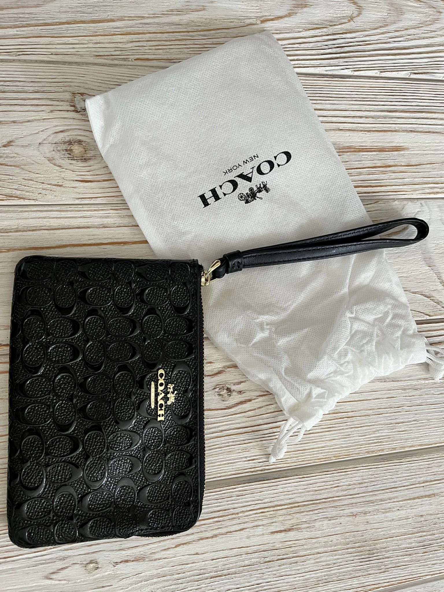Coach corner zip wristlet in sale signature leather