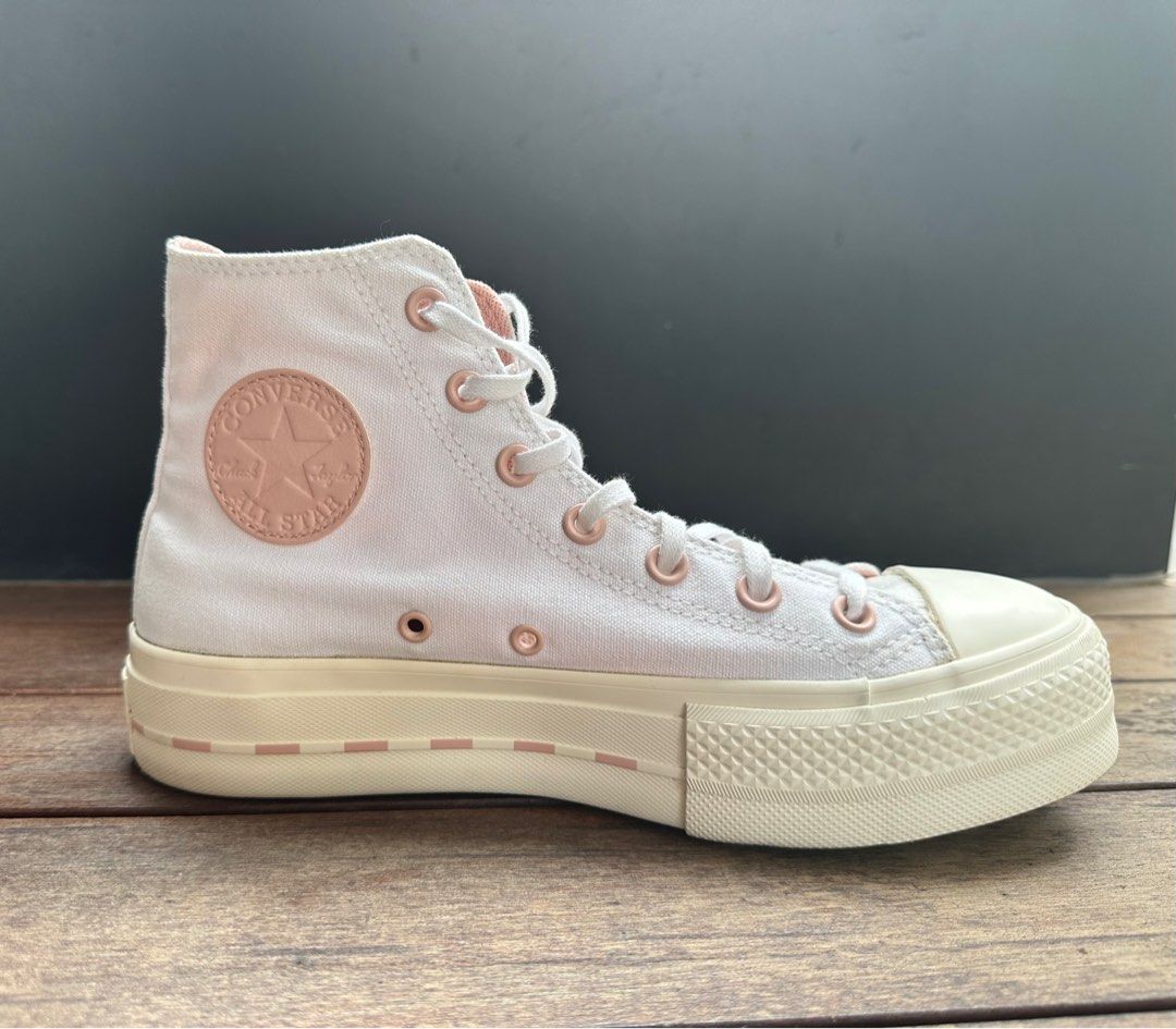 White and clearance pink converse