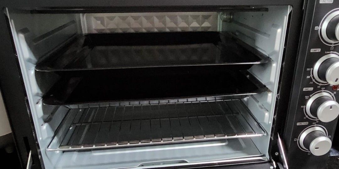 Cornell 70L Double glass Electric oven, TV & Home Appliances, Kitchen