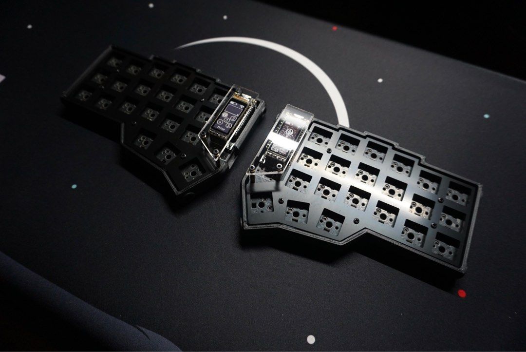 Crkbd Corne wireless Bluetooth split ergonomic keyboard niceview