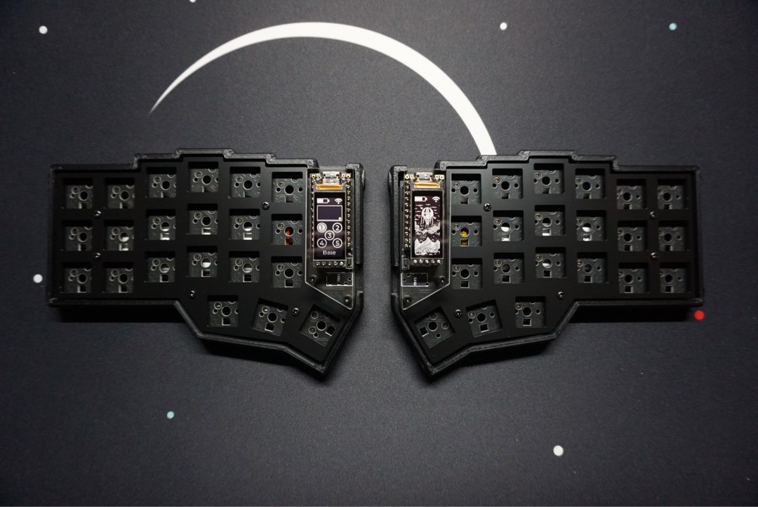 Crkbd Corne wireless Bluetooth split ergonomic keyboard niceview