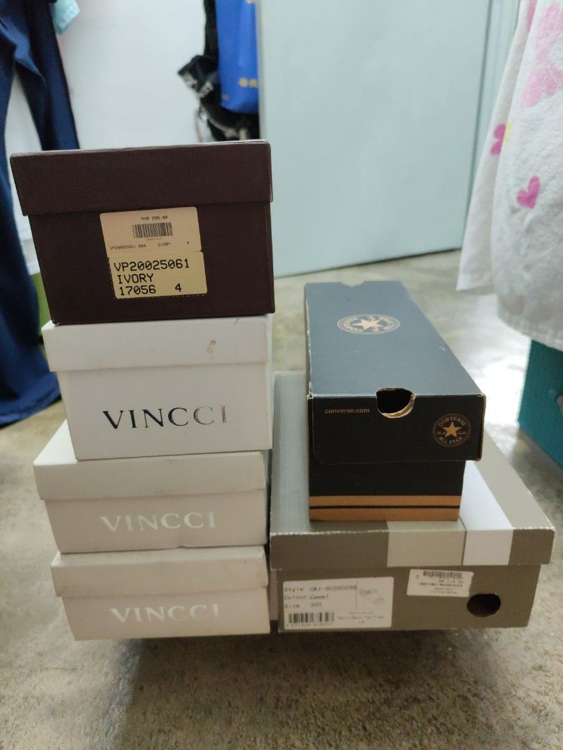 Empty converse new arrivals shoe box