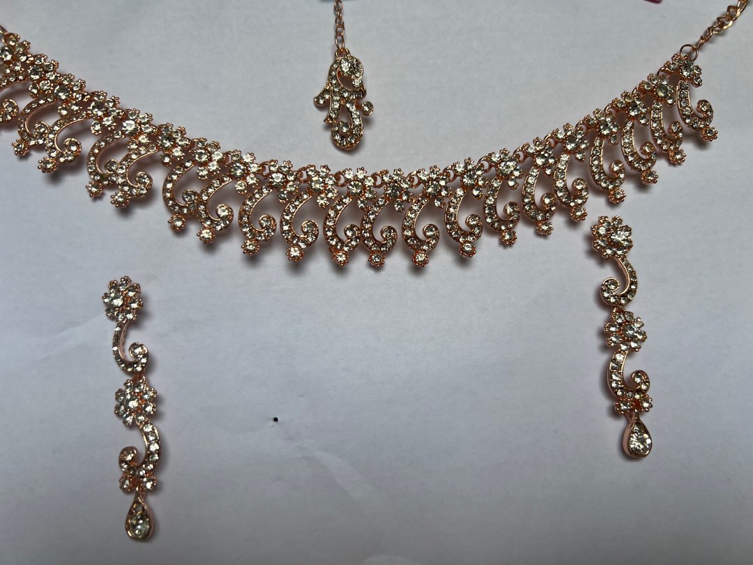 Gold necklace top costume jewelry