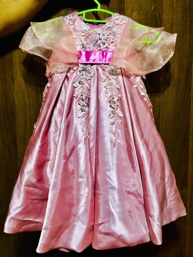 FIRST BIRTHDAY GOWN (Category: Babies & Kids Fashion) located in Dipolog. Submitted by cheliadee (Listing ID 1230484181, Image 3). Description: Used once lang on her birthday FREE SHIPPING Nationwide Shoes is included .