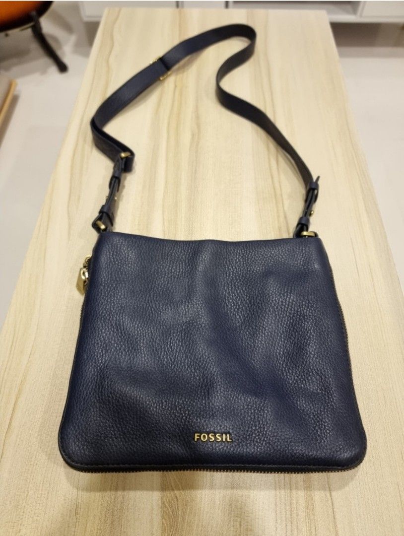 Fossil navy sale crossbody bag