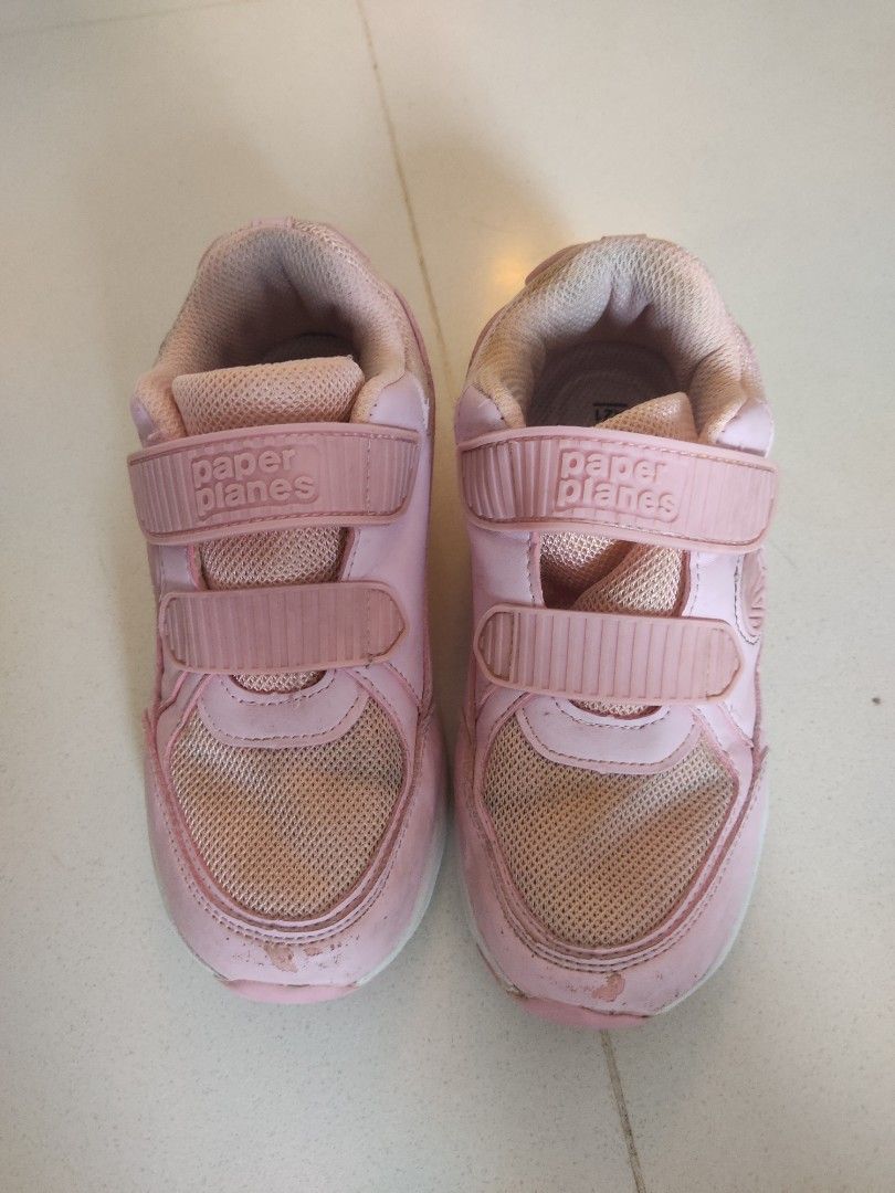 Girl running shoes online