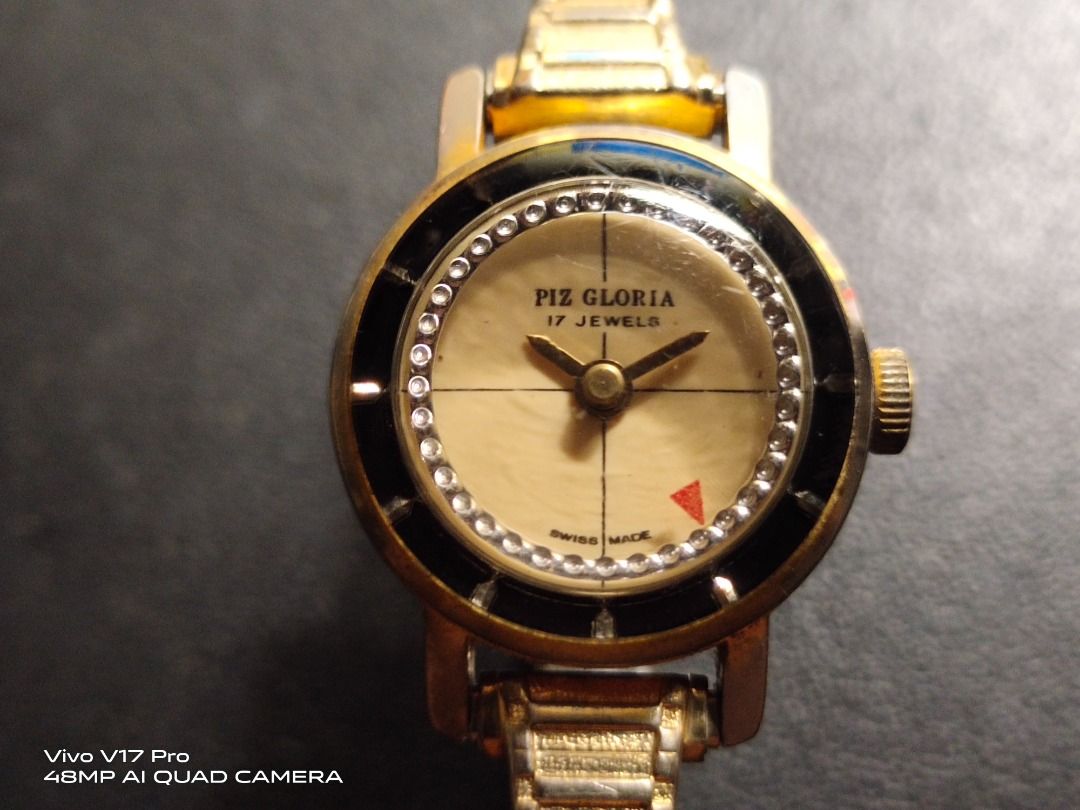 Gloria watch top