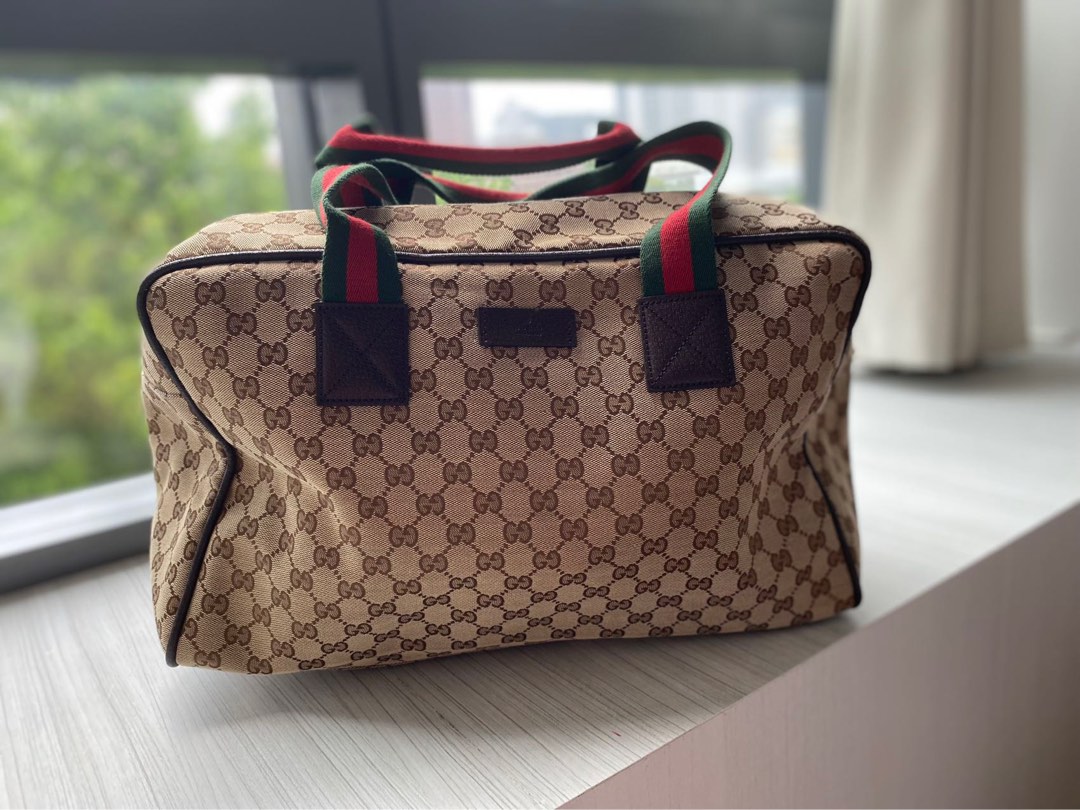 Gucci signature online duffle bag