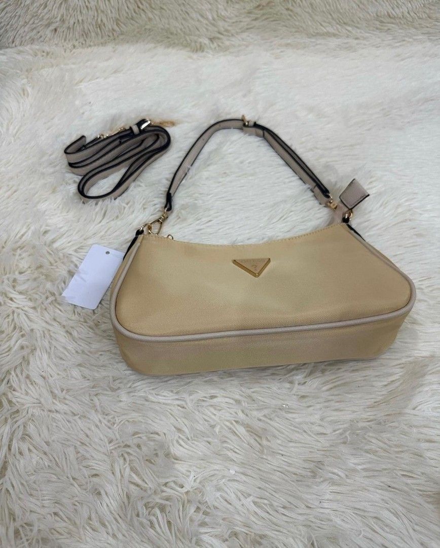 Guess Little Bay Shoulder Bag, Women's Fashion, Bags & Wallets