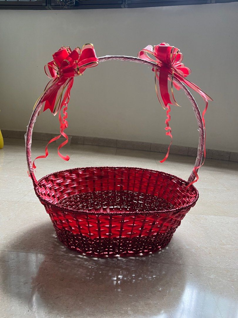 Guo da li/Hamper basket with ribbon, Food & Drinks, Gift Baskets ...