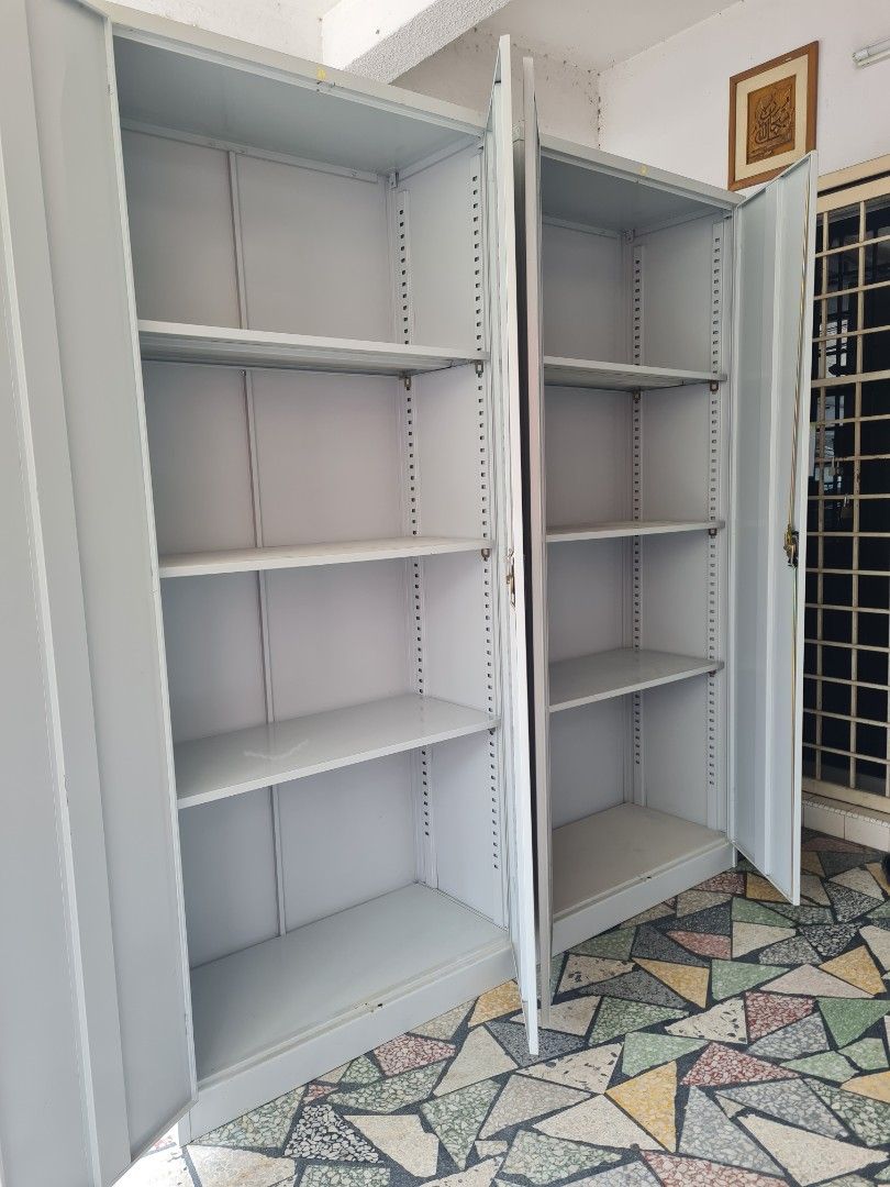HEAVY DUTY STEEL WARDROBE for MULTIPURPOSE used Furniture