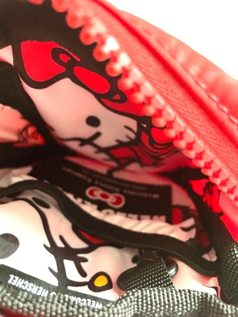 Converse hello kitty crossbody top bag