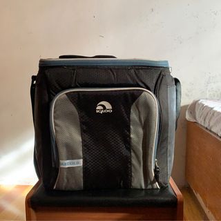 Igloo MaxCold Hard Liner 12-Can Cooler Bag