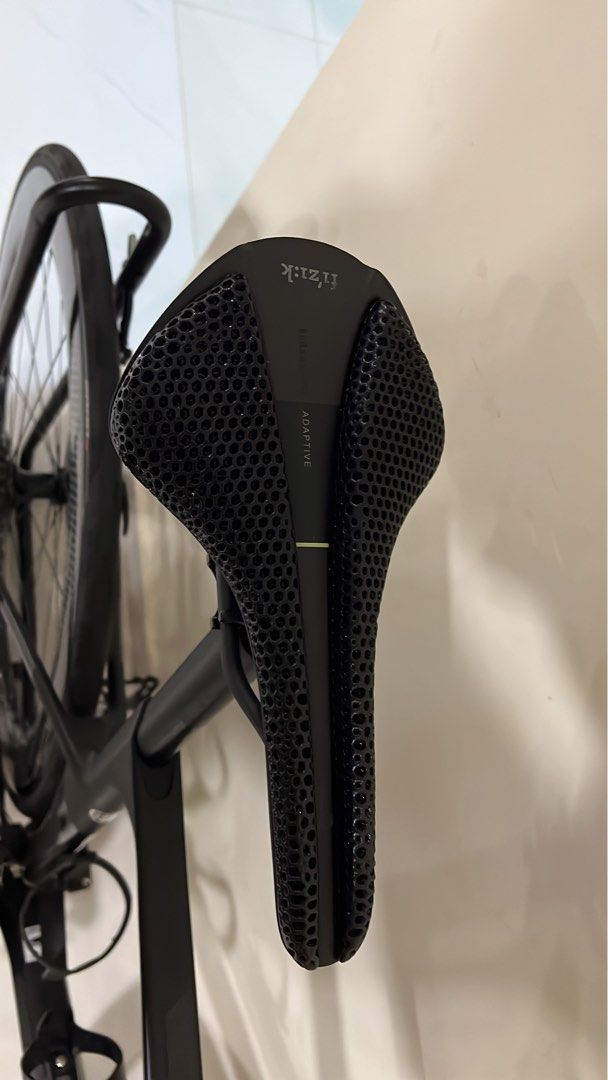 Java vesuvio 2021 (Category: Bicycles) located in Singapore. Submitted by c.atlantic (Listing ID 1256468927, Image 5). Description: java vesuvio 2021 x11 speed - princeton carbon works wake 6560 - Grand Prix 5000 front&back tyre - tripeak ceramic BB ( non creak version ) - fully hydraulic ultegra brake system - 105/Ultegra groupset : ultegra shifters : 105 crankset : 105 front & back derailleur - fizik adaptive R3 saddle - ciclovation advanced ba
