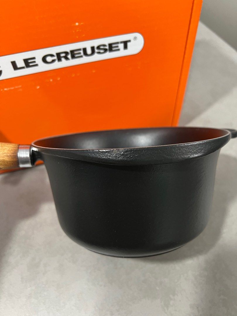 Le Creuset Casserole with wooden handle 18 Matt Black