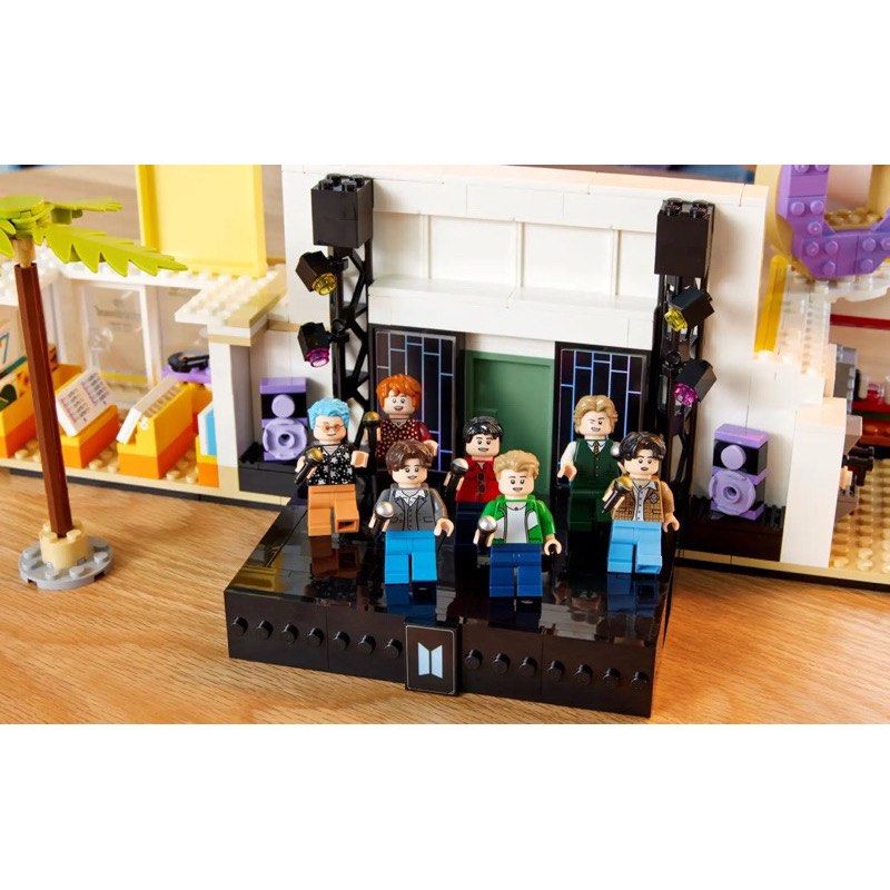 Lego Ideas 21339 BTS Dynamite [ON HAND] (Category: Lego & Building Sets) located in Quezon City. Submitted by lightningrush (Listing ID 1256488531, Image 2). Description: Capture the joyful energy of 21st-century pop icons RM, Jin, SUGA, j-hope, Jimin, V and Jung Kook with the LEGO Ideas BTS Dynamite (21339) music video set. Find your building groove to recreate colorful scenes from the video for their multi-platinum single Dynamite, with LEGO br