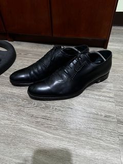 Louis Vuitton men's black shoes loafers 👞 preorder japan, Men's Fashion,  Footwear, Dress Shoes on Carousell