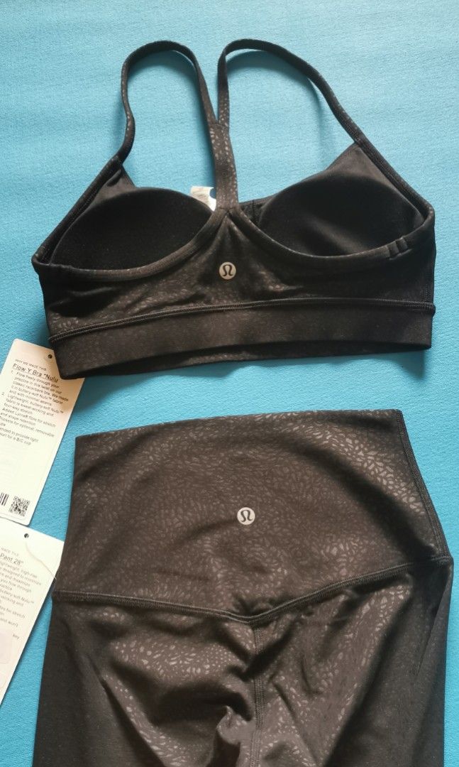 Matchy matchy! Chambray Align 25” (Size 6) + Flow Y bra (Size 8
