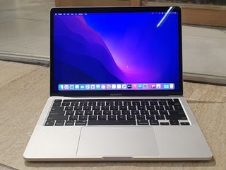MacBook pro 13inch 8gb ram 256 ssd M1 2020 model