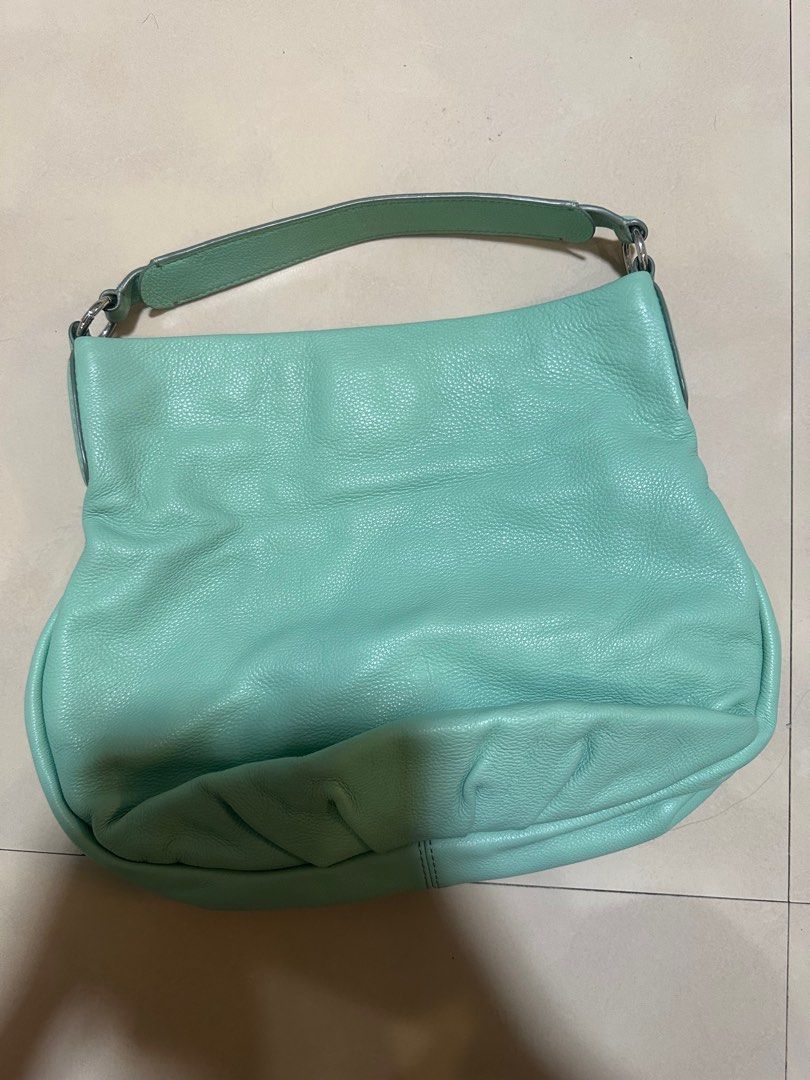 Marc Jacobs in Turquoise (Category: Luxury Bags & Wallets) located in Cardona. Submitted by plawplaw13-49013 (Listing ID 1256569175, Image 3). Description: .