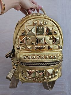 MCM Stark Backpack in Vintage Monogram Jacquard, Luxury, Bags & Wallets on  Carousell