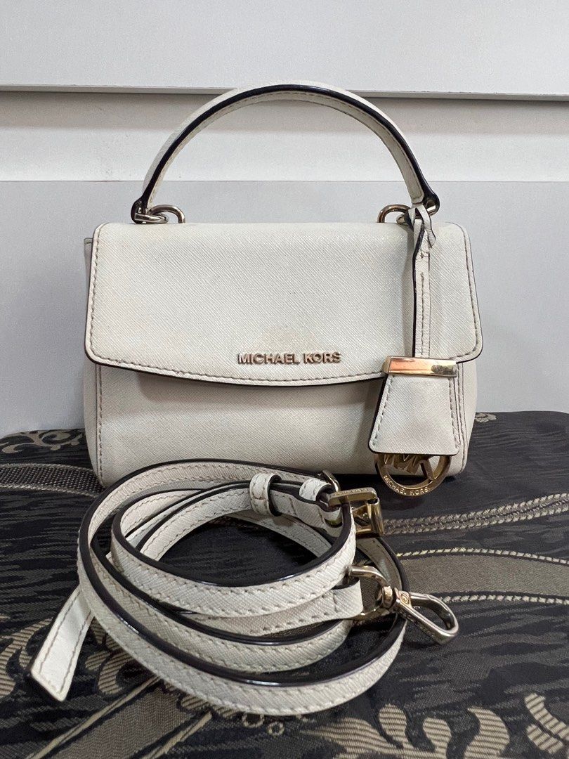 Michael Kors Ava small, Women's Fashion, Bags & Wallets, Shoulder Bags on  Carousell