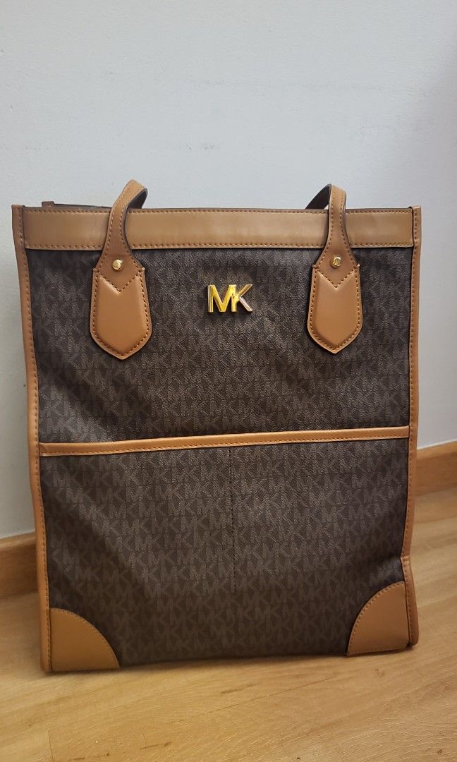 The bay michael kors sales purse