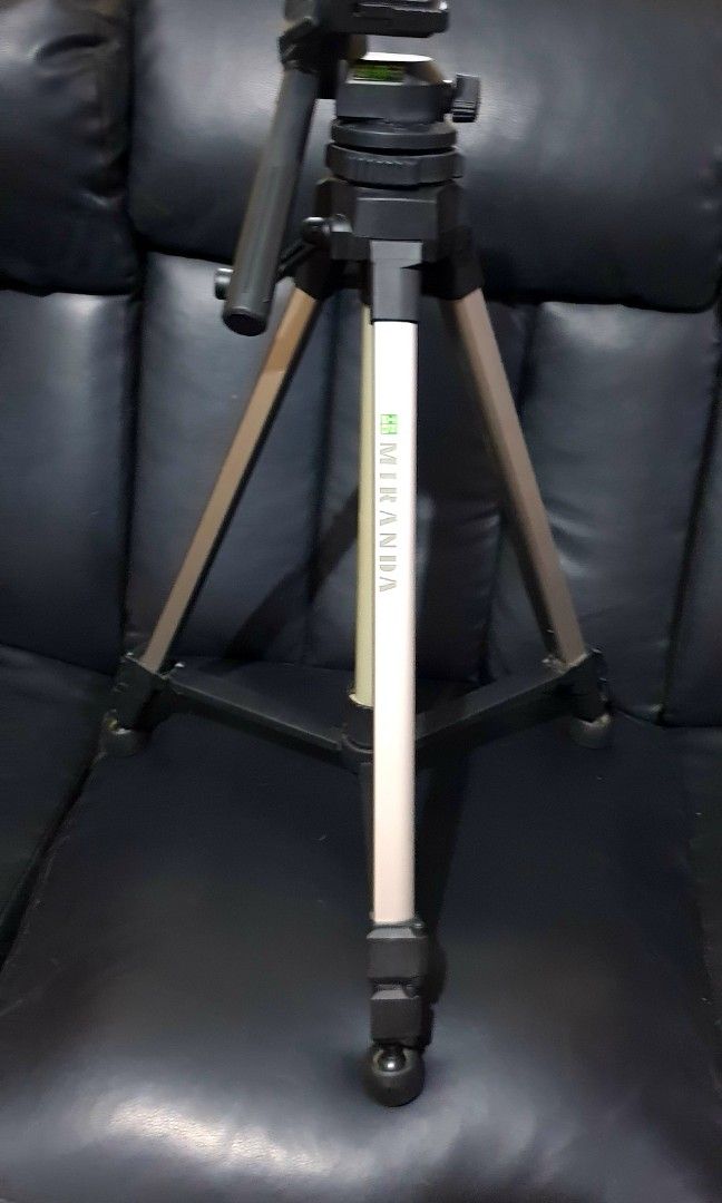 Miranda Titan TP20 Tripod, Photography, Photography Accessories, Tripods & Monopods on Carousell