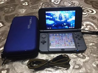 New Nintendo 3DS XL Metallic Black + 32gb Memory card with Full of games