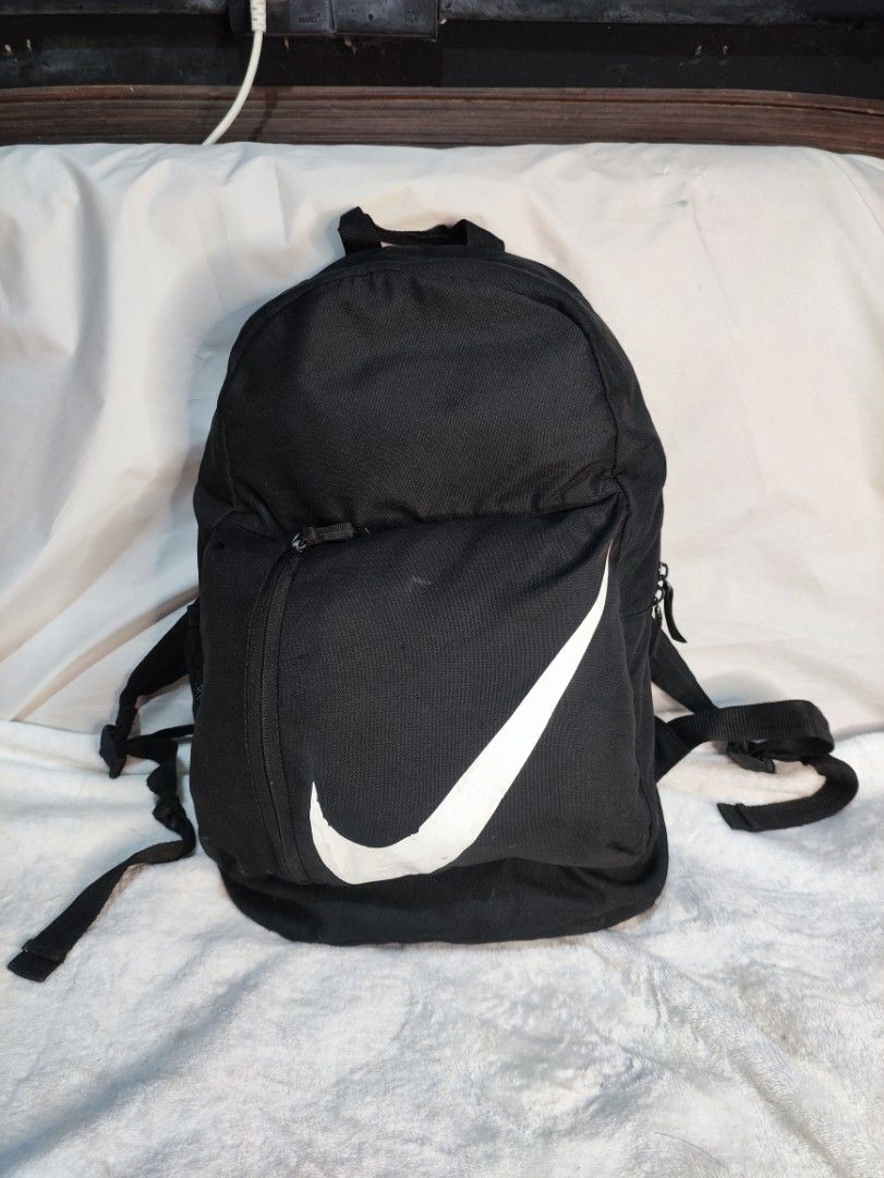 Nike hotsell backpack 30l