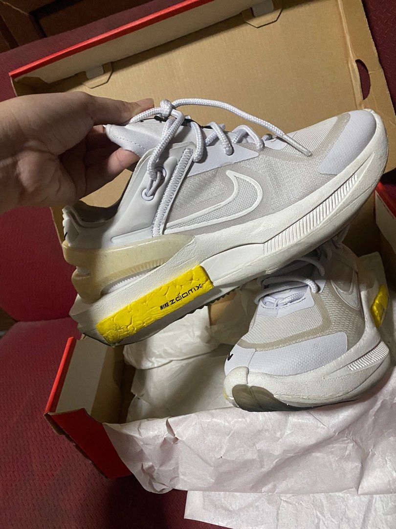 Nike Fontana Edge (Category: Sneakers) located in Manila. Submitted by stuffbybees (Listing ID 1256567790, Image 1). Description: Used 5 times. Too small on my feet. - Body and structure of the shoes is like new - there is damage on the yellow foam accents .