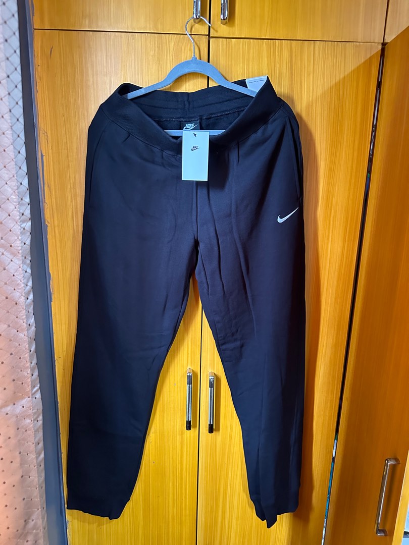 Nike Joggers, Men's Fashion, Bottoms, Joggers on Carousell