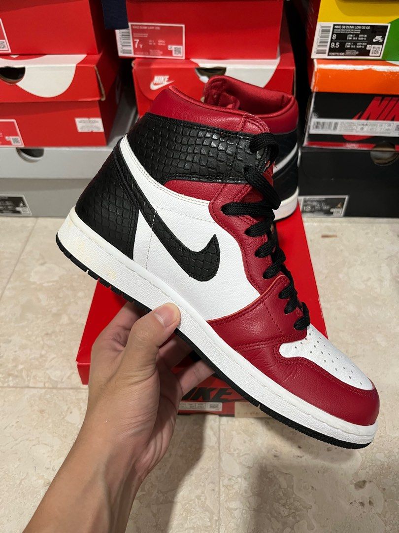 Nike Jordan 1 High Satin Red