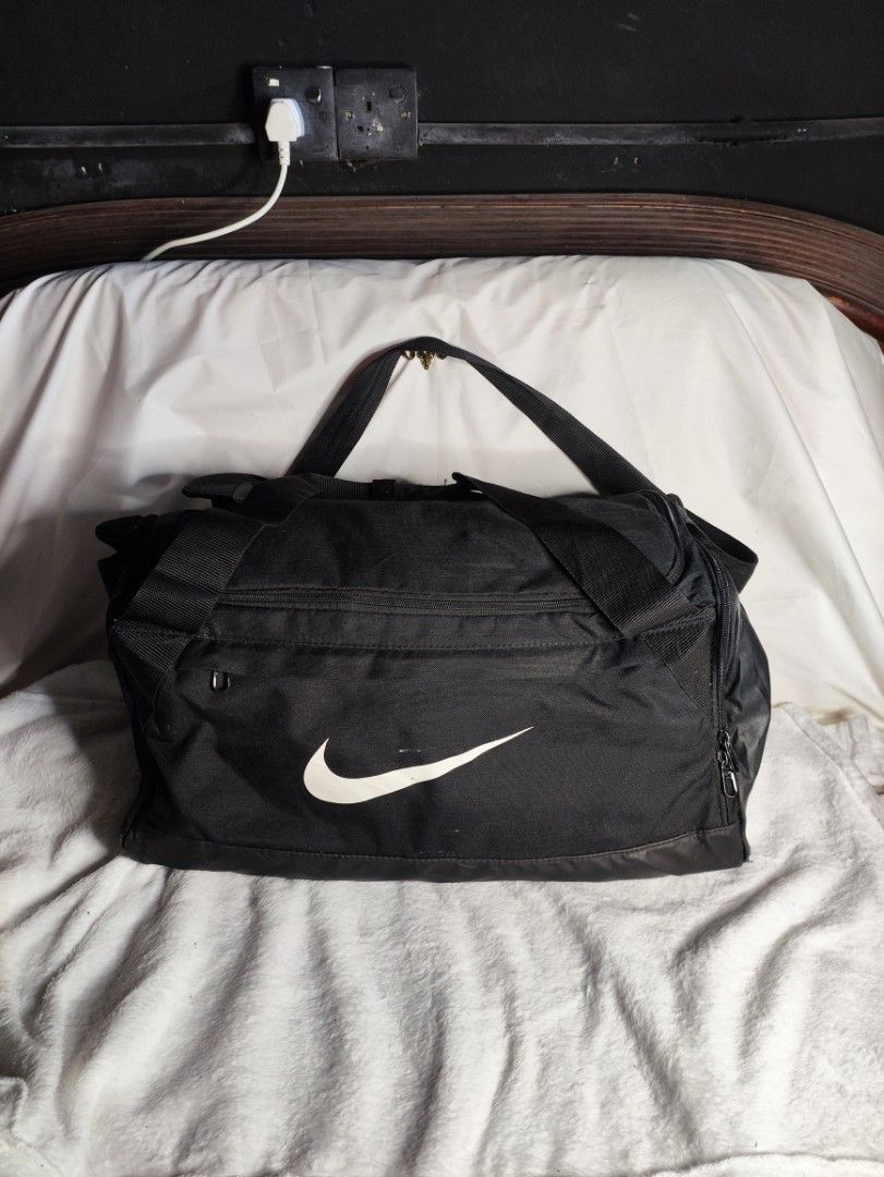 Nike deals tourist bag