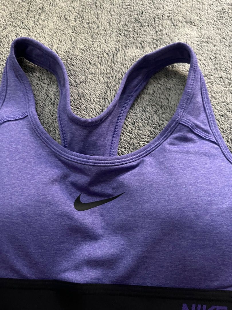 NIKE PRO SPORTS BRA (Category: Activewear) located in Las Pinas. Submitted by happiebliss (Listing ID 1256522339, Image 2). Description: used once parang d ko bet kc mahal po ito s shop not fun of nike sports bra small to medium.