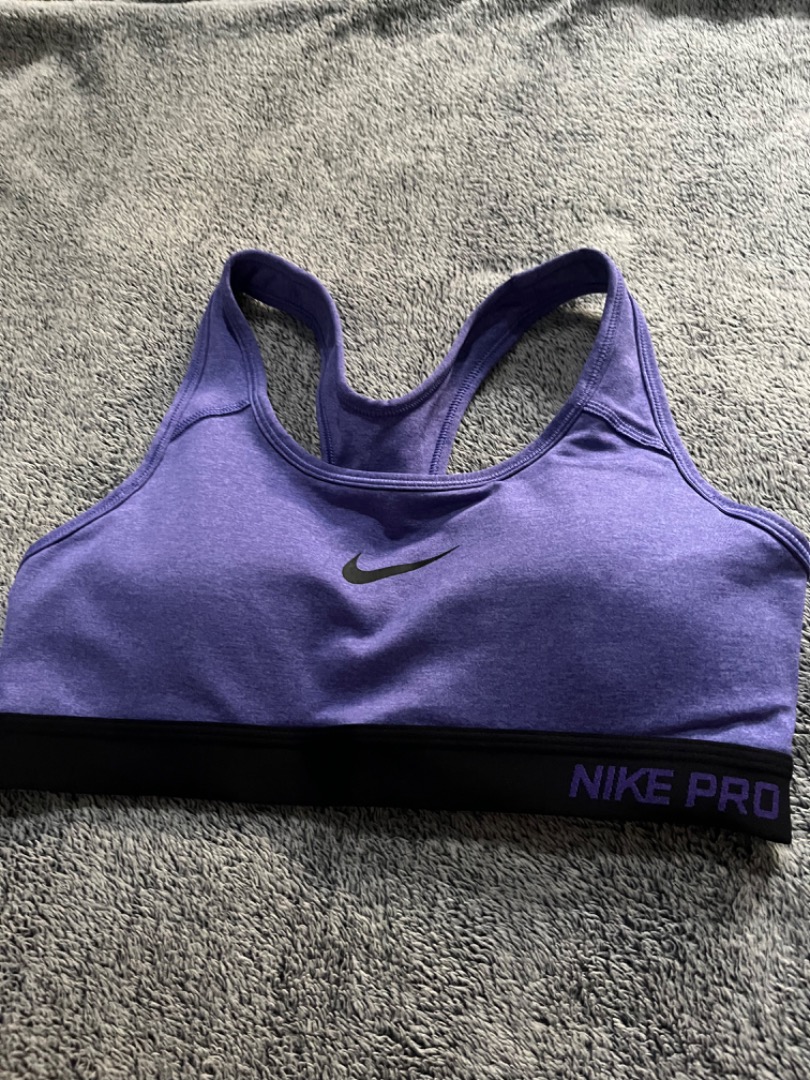 white nike pro sports bra