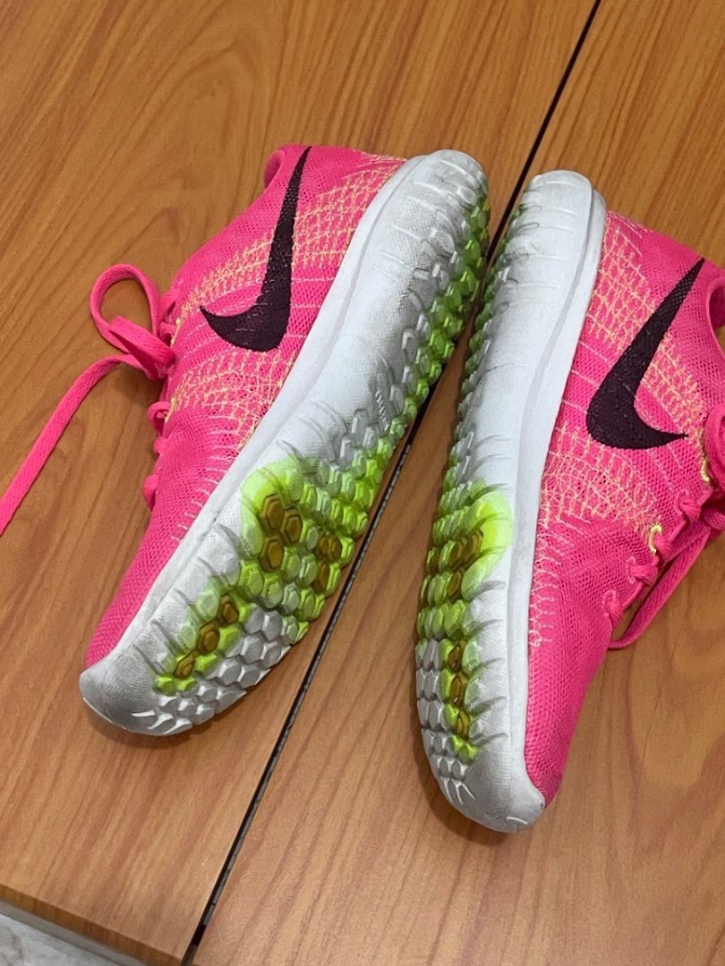 Hot pink running shop shoes