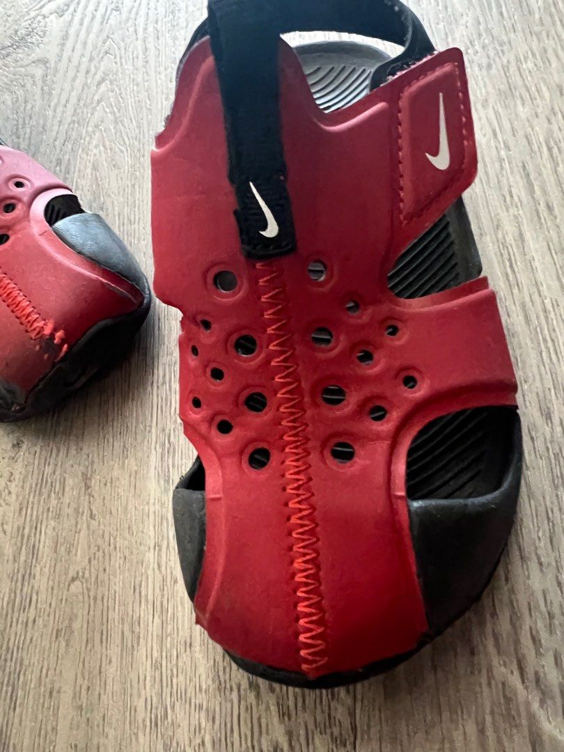 Red and shop black nike sandals