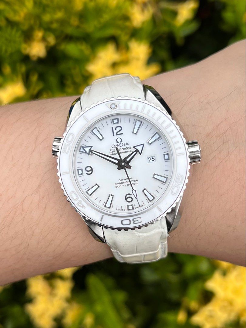 Omega seamaster planet ocean white hot sale
