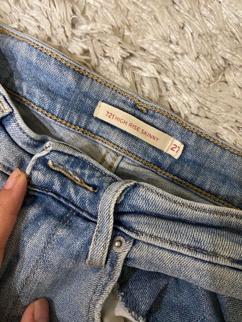 721 high rise top ripped skinny jeans