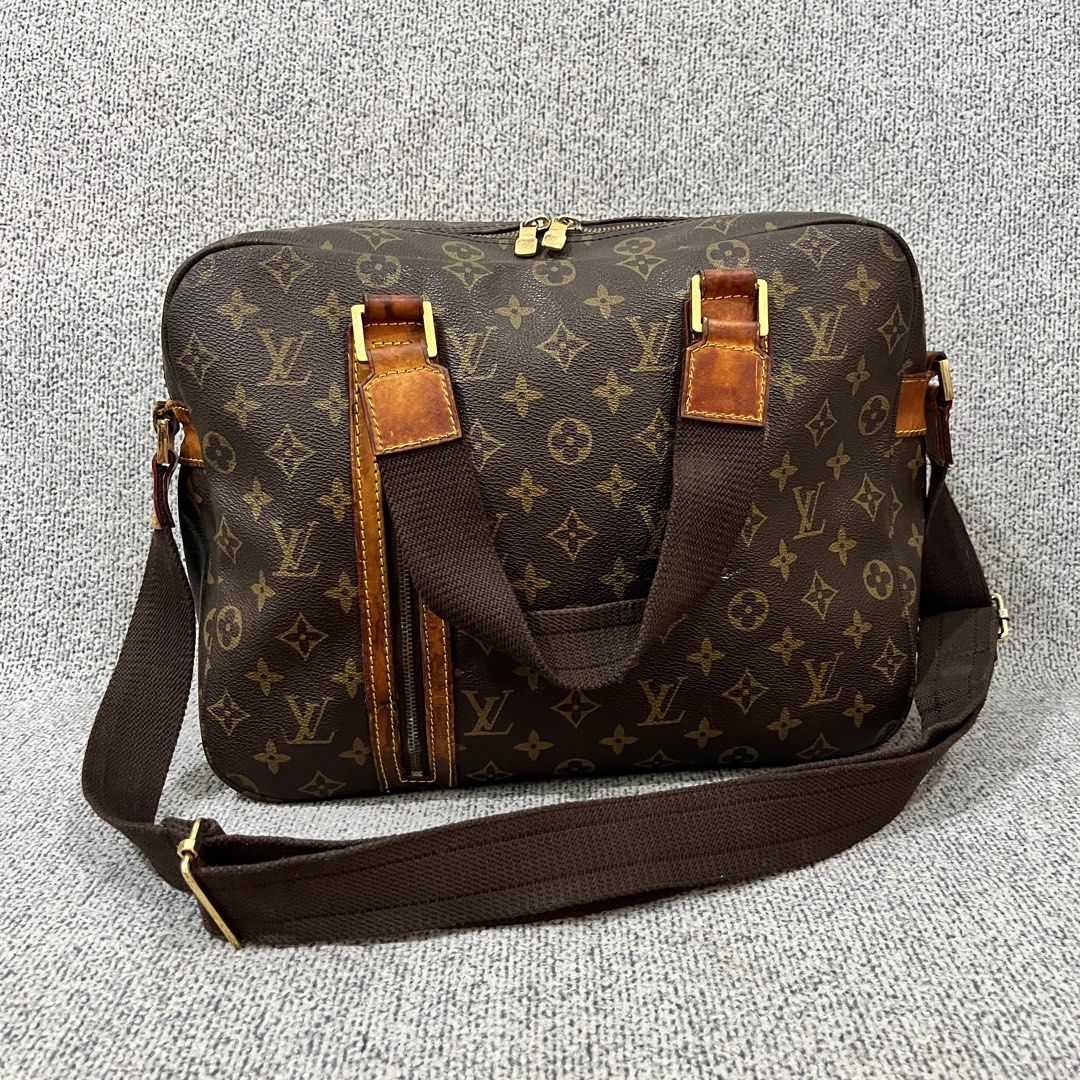 Authentic Louis Vuitton Classic Monogram Sac Bosphore Messenger