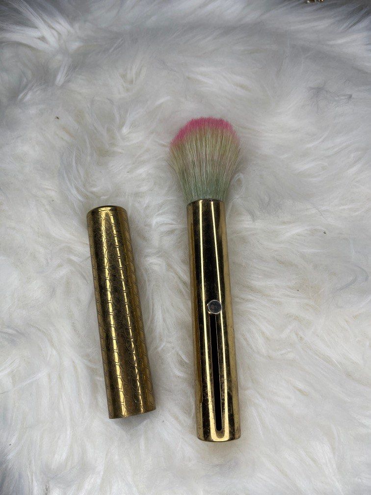 RARE ❗️Guerlain VINTAGE Make Up Brush (Category: Makeup) located in Batangas. Submitted by caryllpascua (Listing ID 1256625964, Image 2). Description: Just part of my collections back in college. A rare vintage find!.