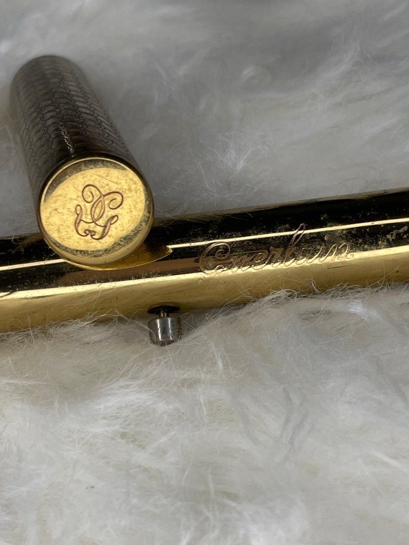 RARE ❗️Guerlain VINTAGE Make Up Brush (Category: Makeup) located in Batangas. Submitted by caryllpascua (Listing ID 1256625964, Image 1). Description: Just part of my collections back in college. A rare vintage find!.