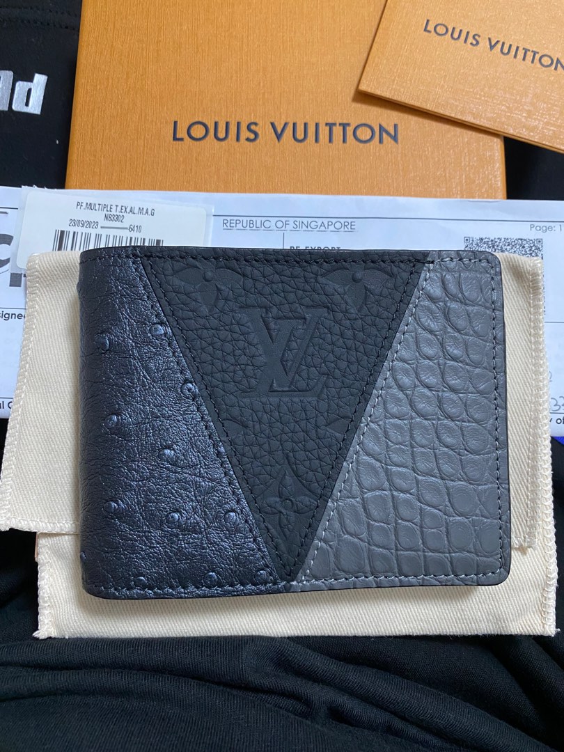 Louis Vuitton Vuitton Crocodile Multiple wallet Blue Exotic