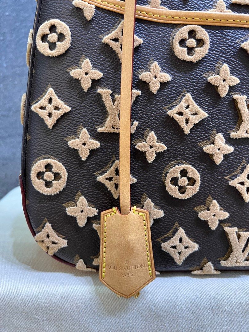 Authentic Louis Vuitton dustbag, 9 by 5 inches. This - Depop